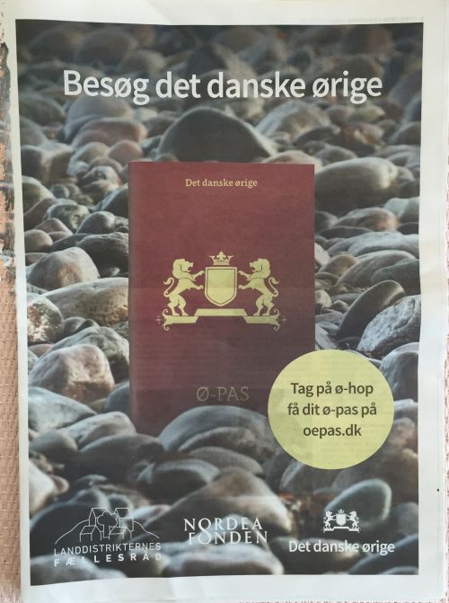 Der annonceres for Ø-turisme og Ø-passet i en snes danske aviser.